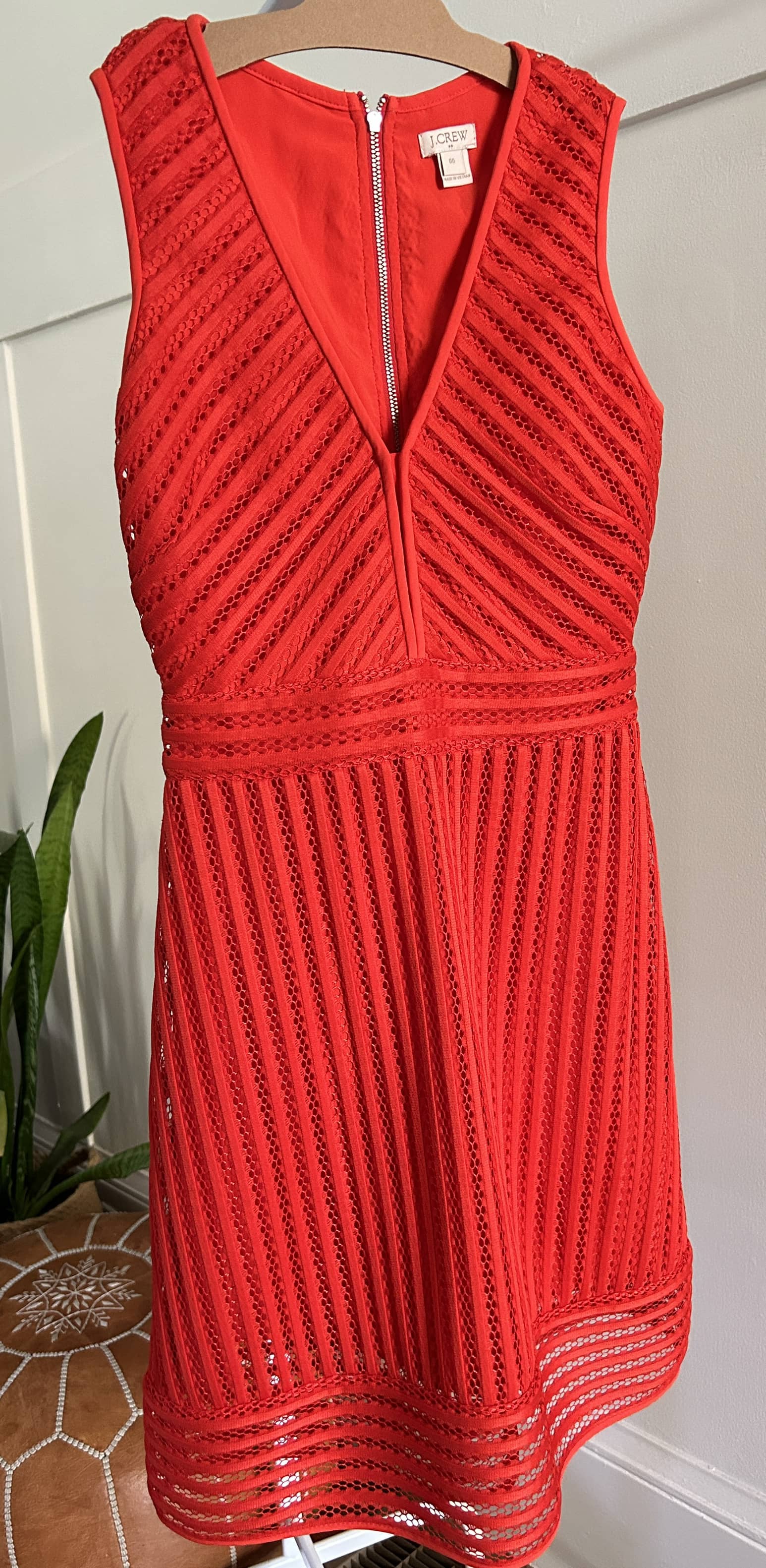 J-Crew Red Eyelet Dress (Pre-Loved) Size 00 Adult - J-Crew Wolf Pup Brigade J-Crew Red Eyelet Dress (Pre-Loved) Size 00 Adult - J-Crew Wolf Pup Brigade