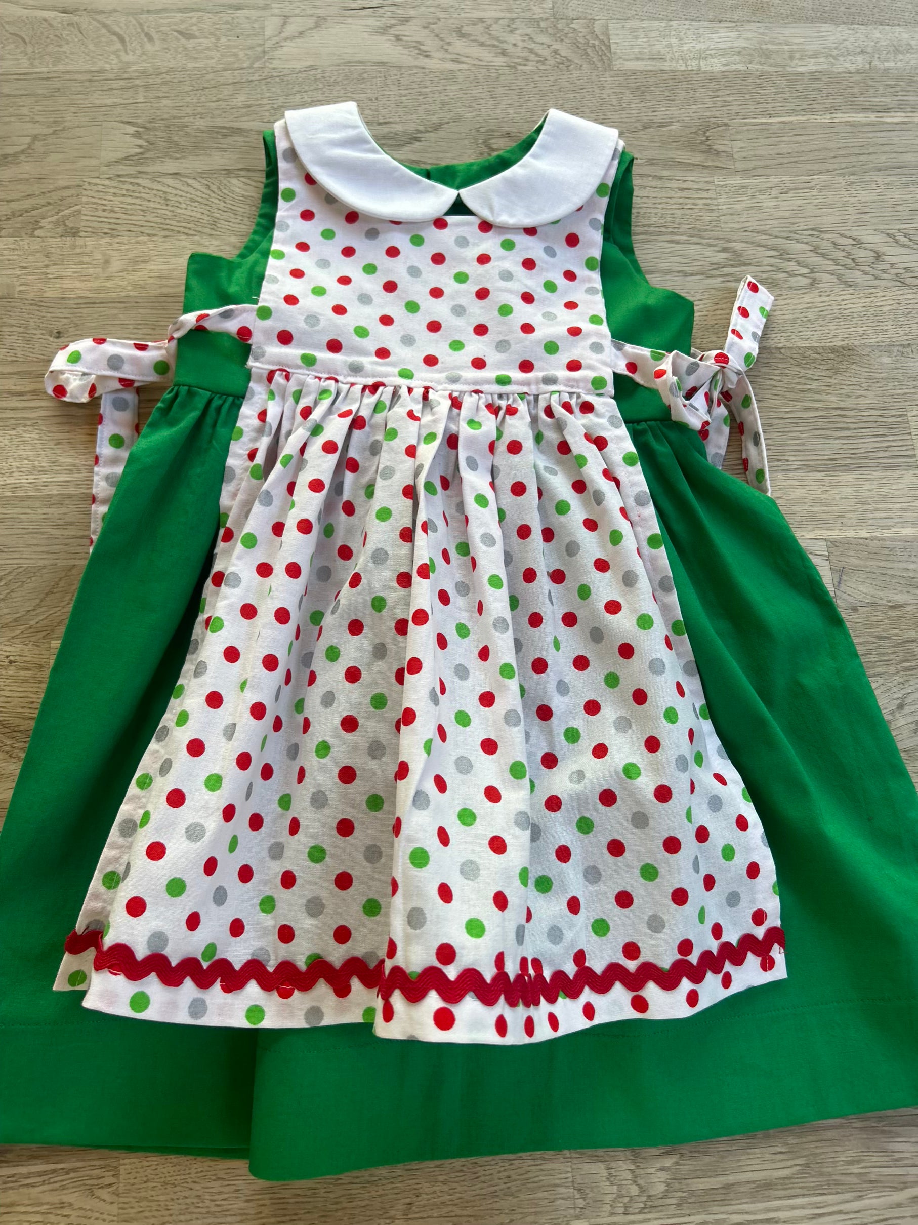 2-Piece SET - Little Green Dress with Pinafore Apron (Sample) Size 3t