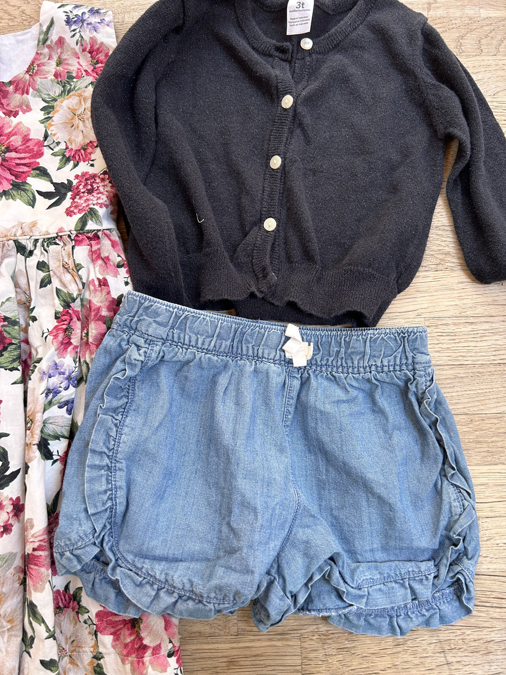 LOT - Bundle of 3t/4t dresses, more