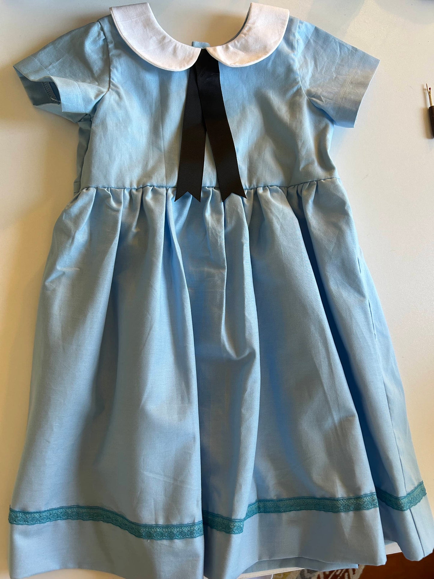 SET - Alice in Wonderland Inspired Dress + Pinafore Apron (SAMPLE) Size 4