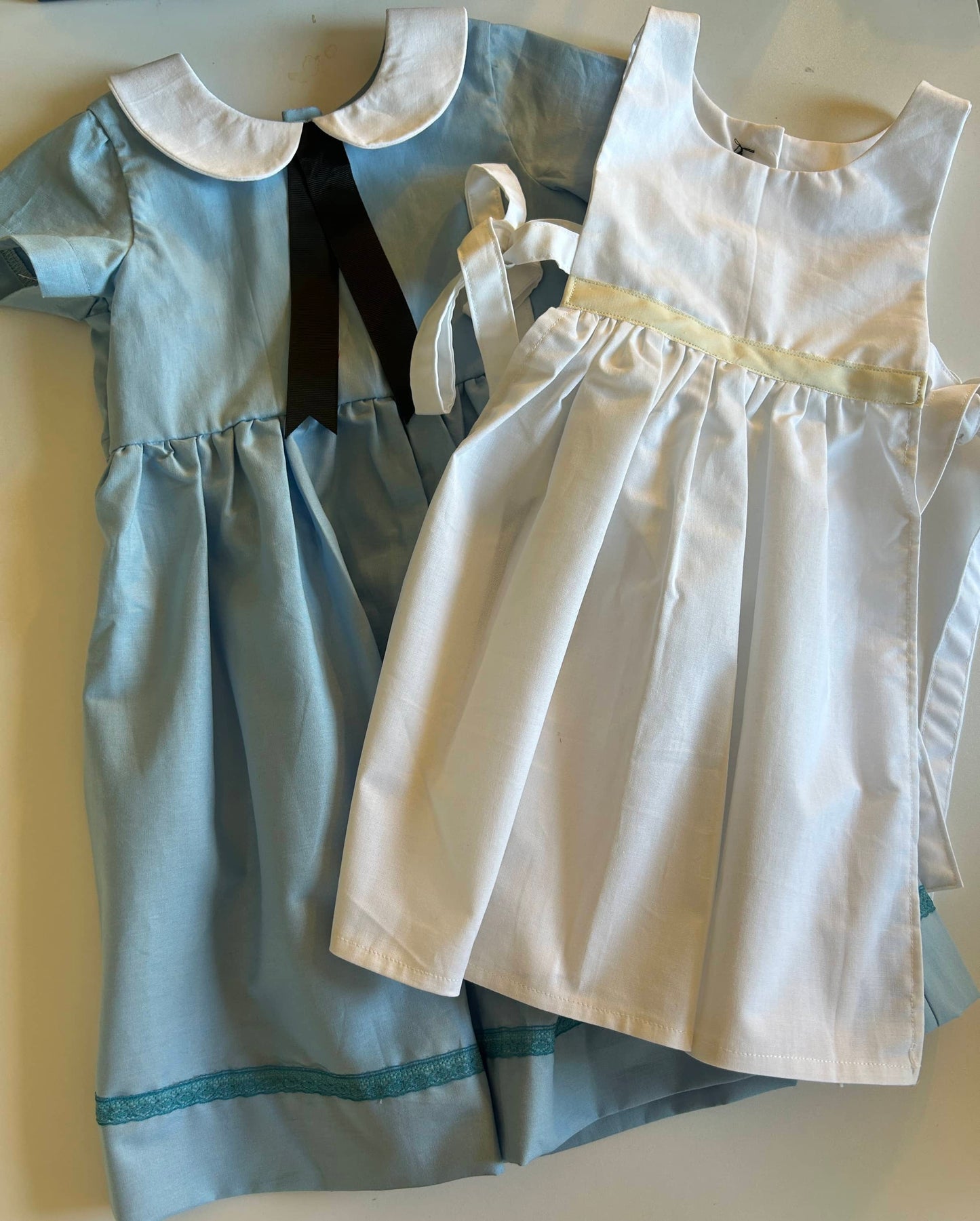 SET - Alice in Wonderland Inspired Dress + Pinafore Apron (SAMPLE) Size 4