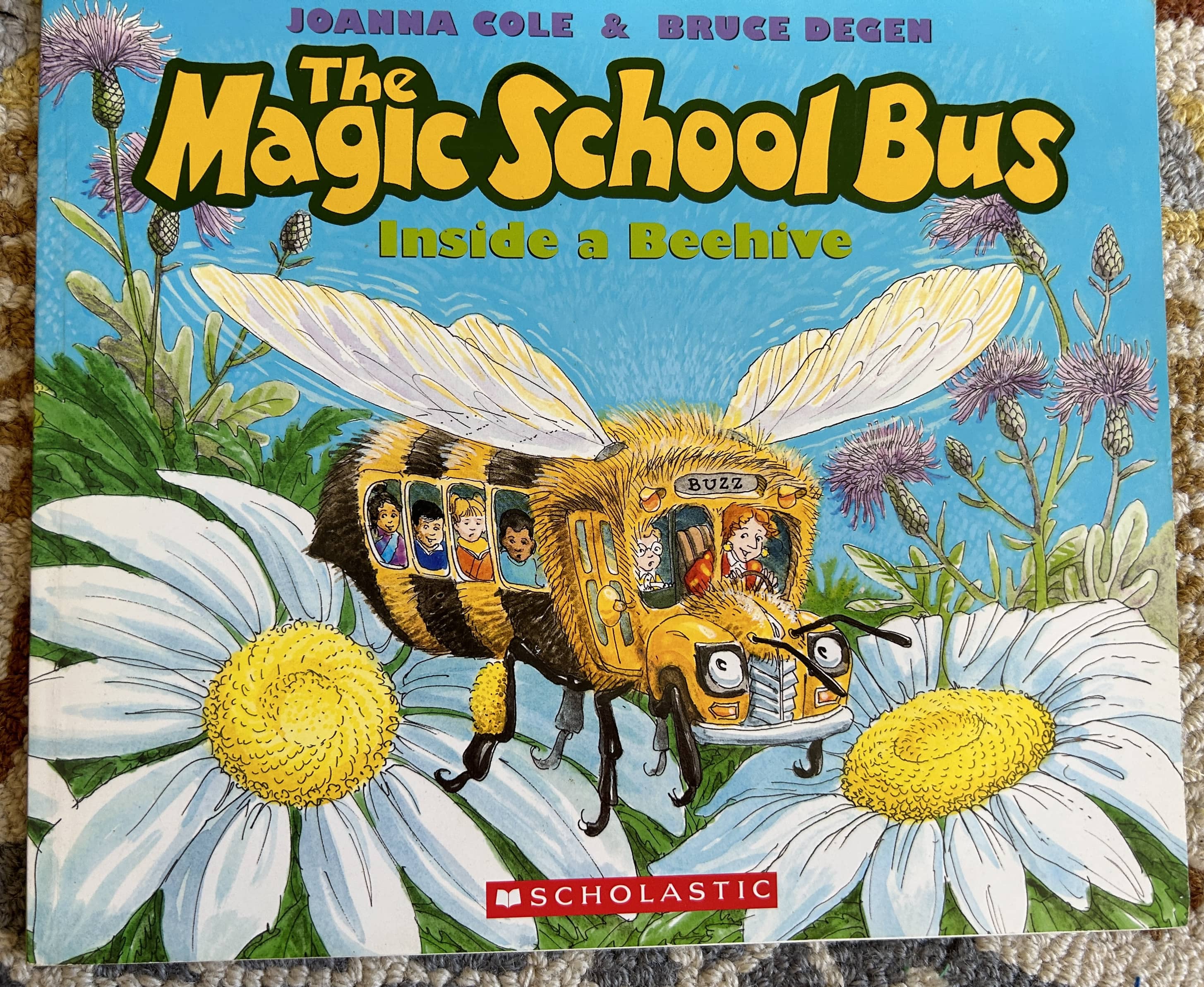 The Magic School Bus - Inside a Beehive - Joanna Cole & Bruce Degen