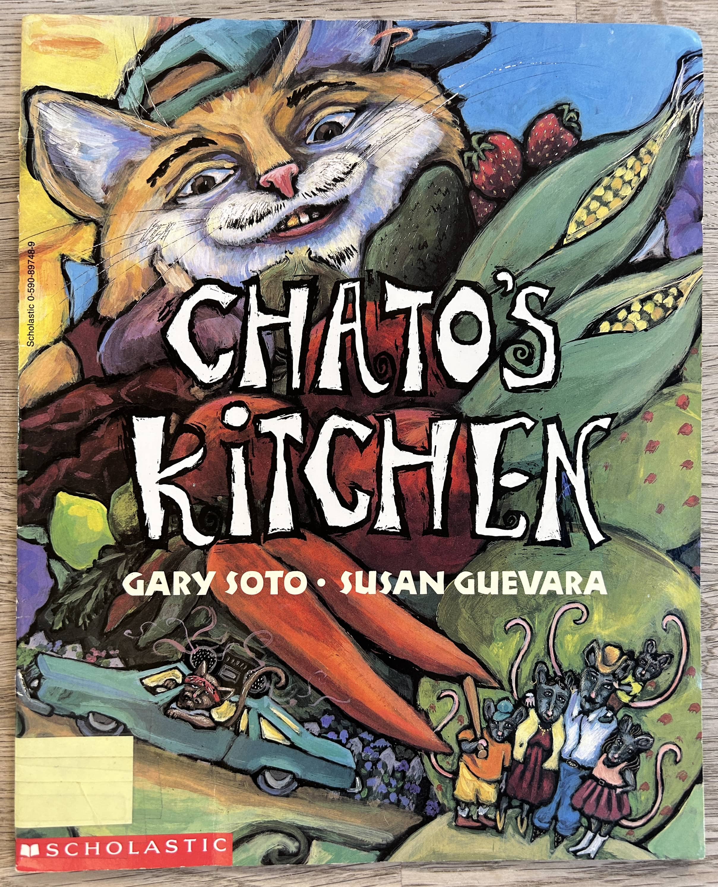 Chato's Kitchen - Gary Soto, Susan Guevara