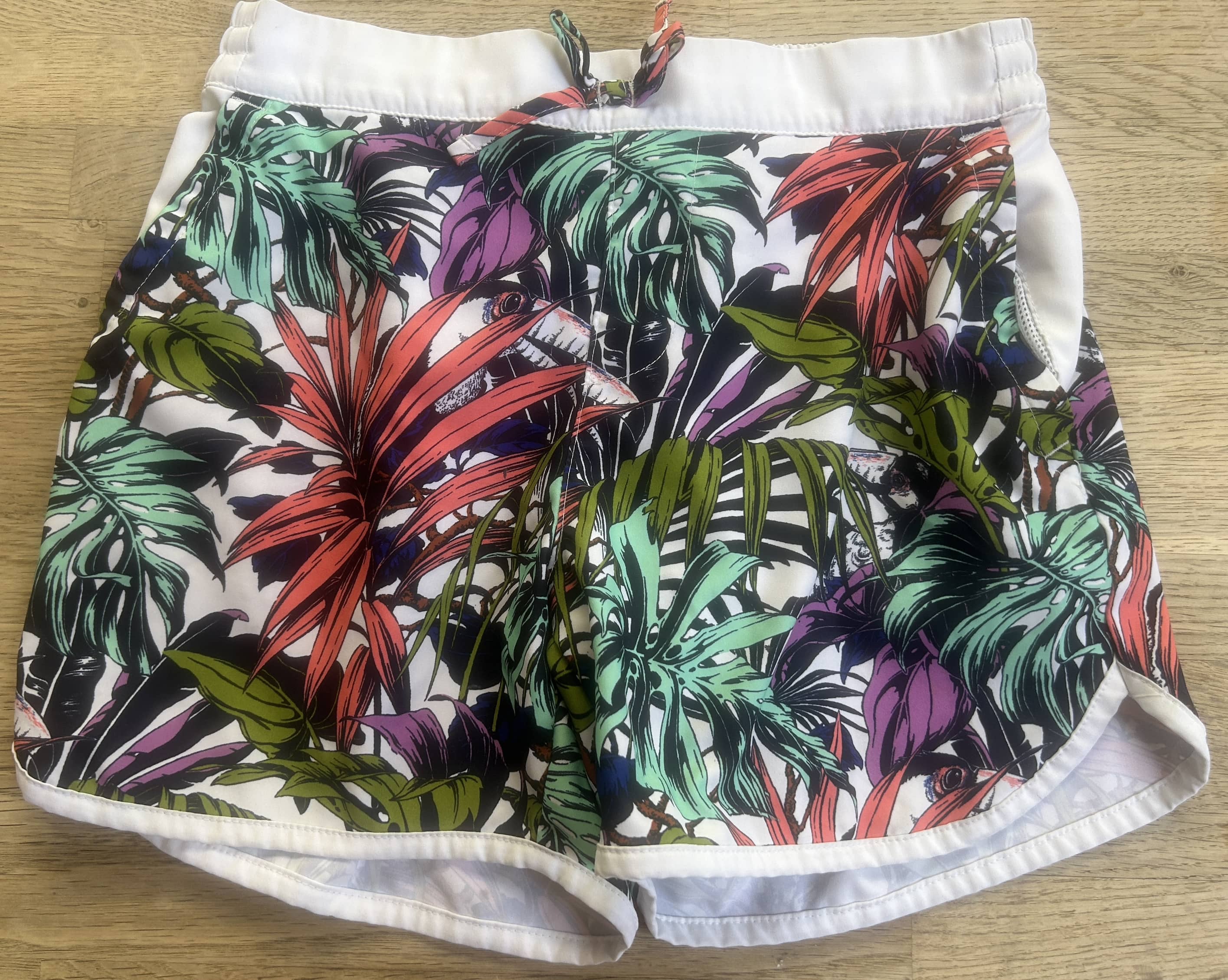 Columbia - Tropical Print Athletic Shorts (Pre-Loved) Size M 10/12