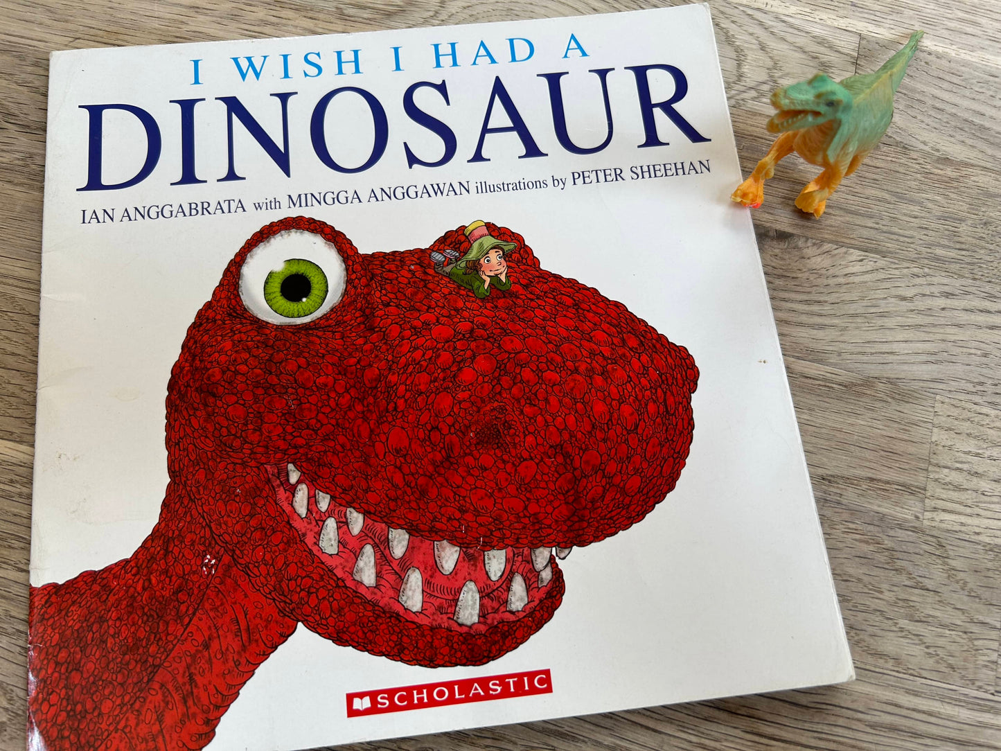 I Wish I Had a Dinosaur - Book + Dinosaur