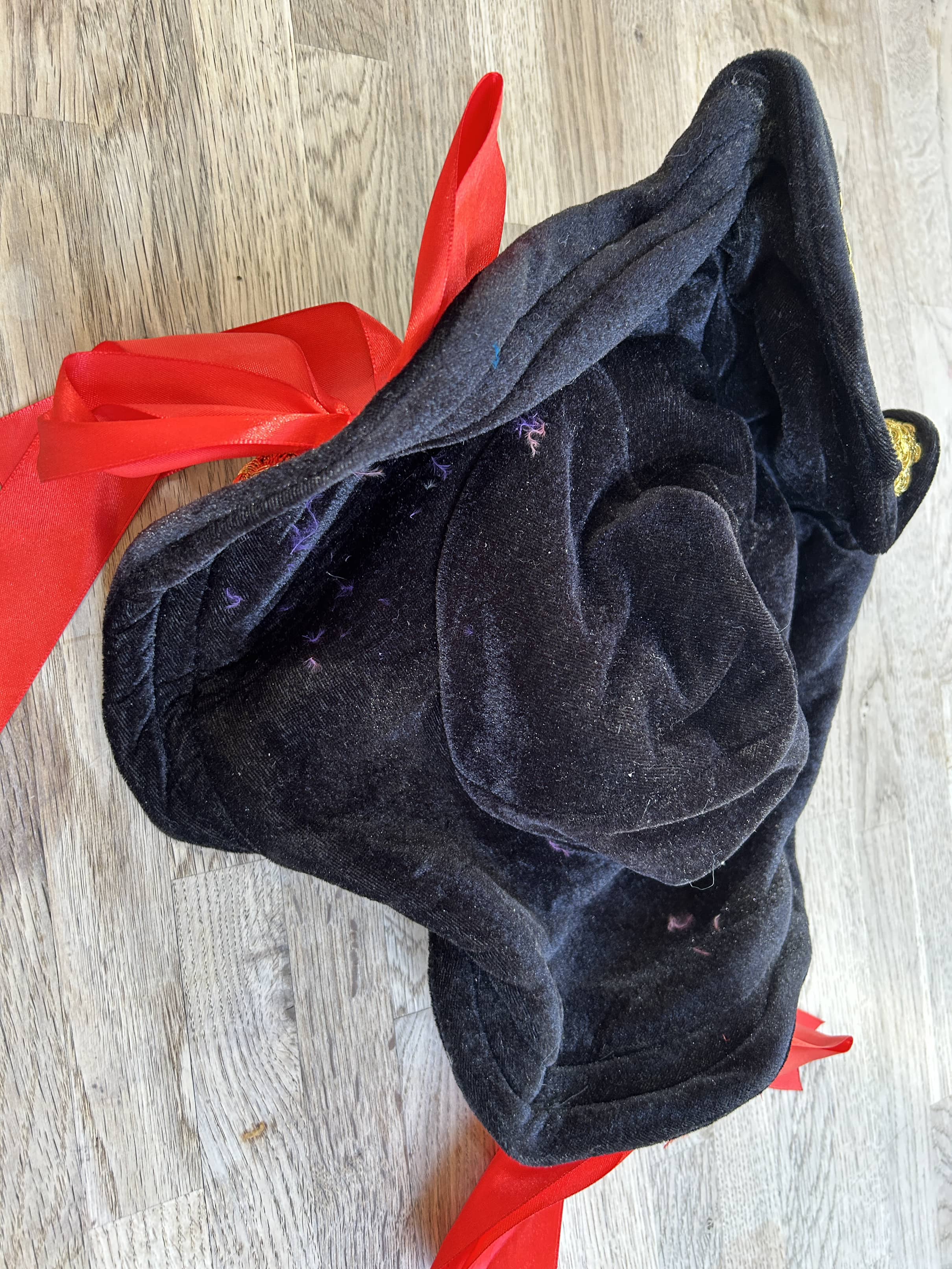 Wire-Rimmed, Black hat (Pre-Loved)