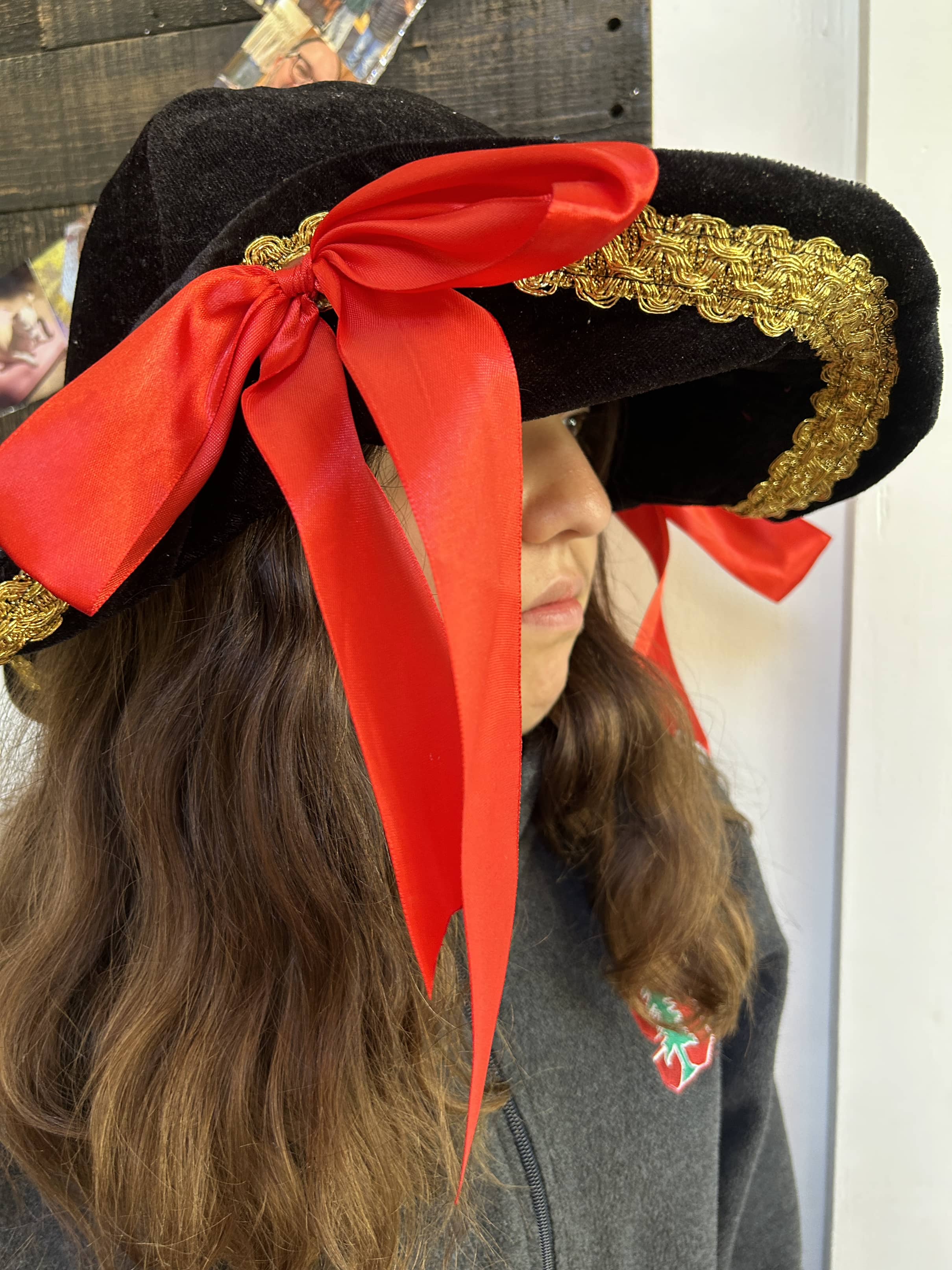 Wire-Rimmed, Black hat (Pre-Loved)