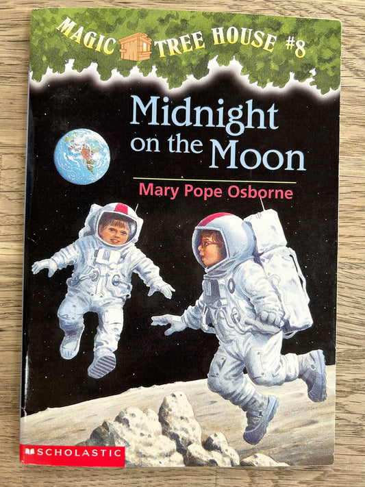 Midnight on the Moon - Mary Pope Osborne - Magic Tree House #8