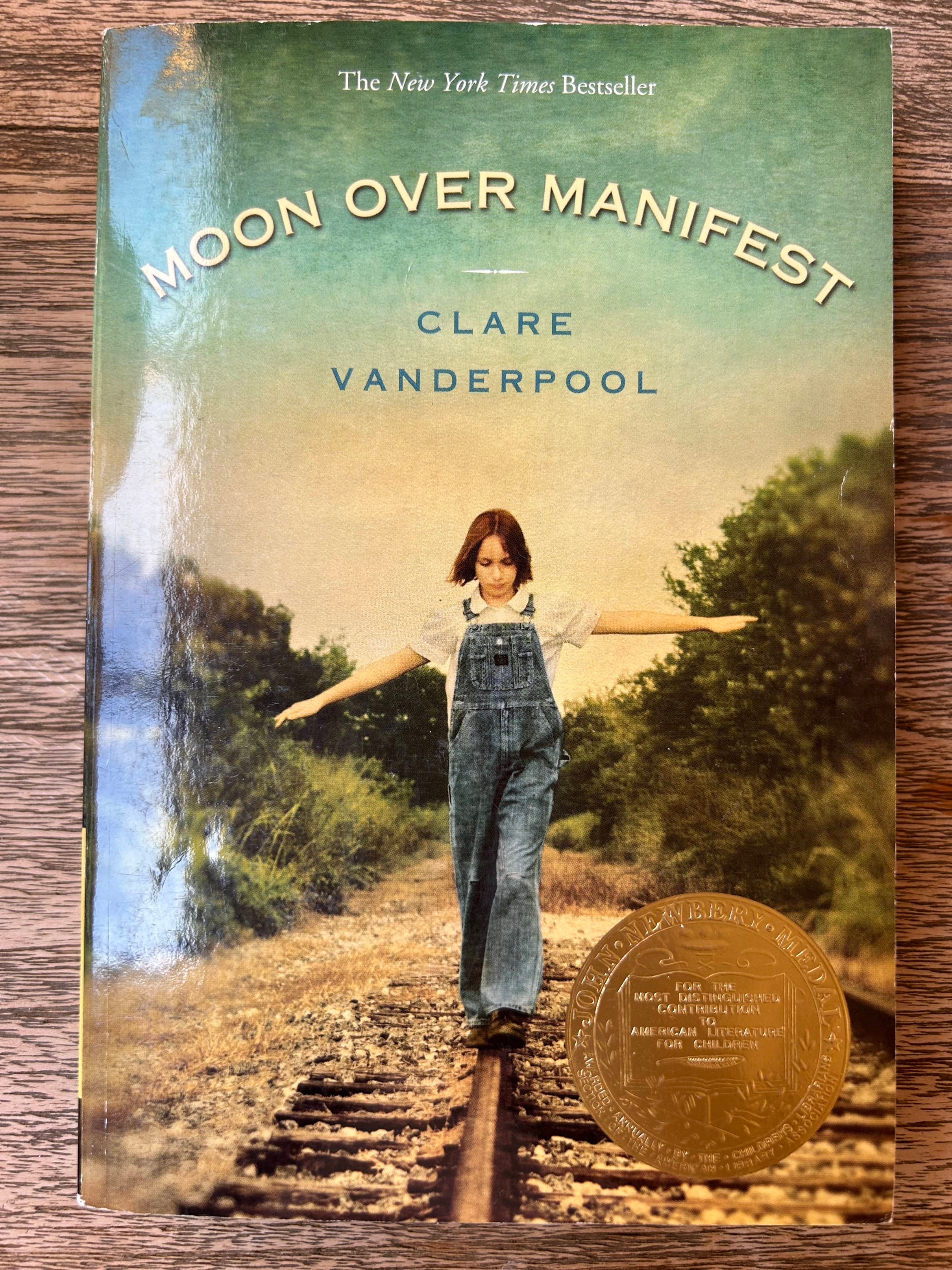 Moon Over Manifest - Clare vanderpool