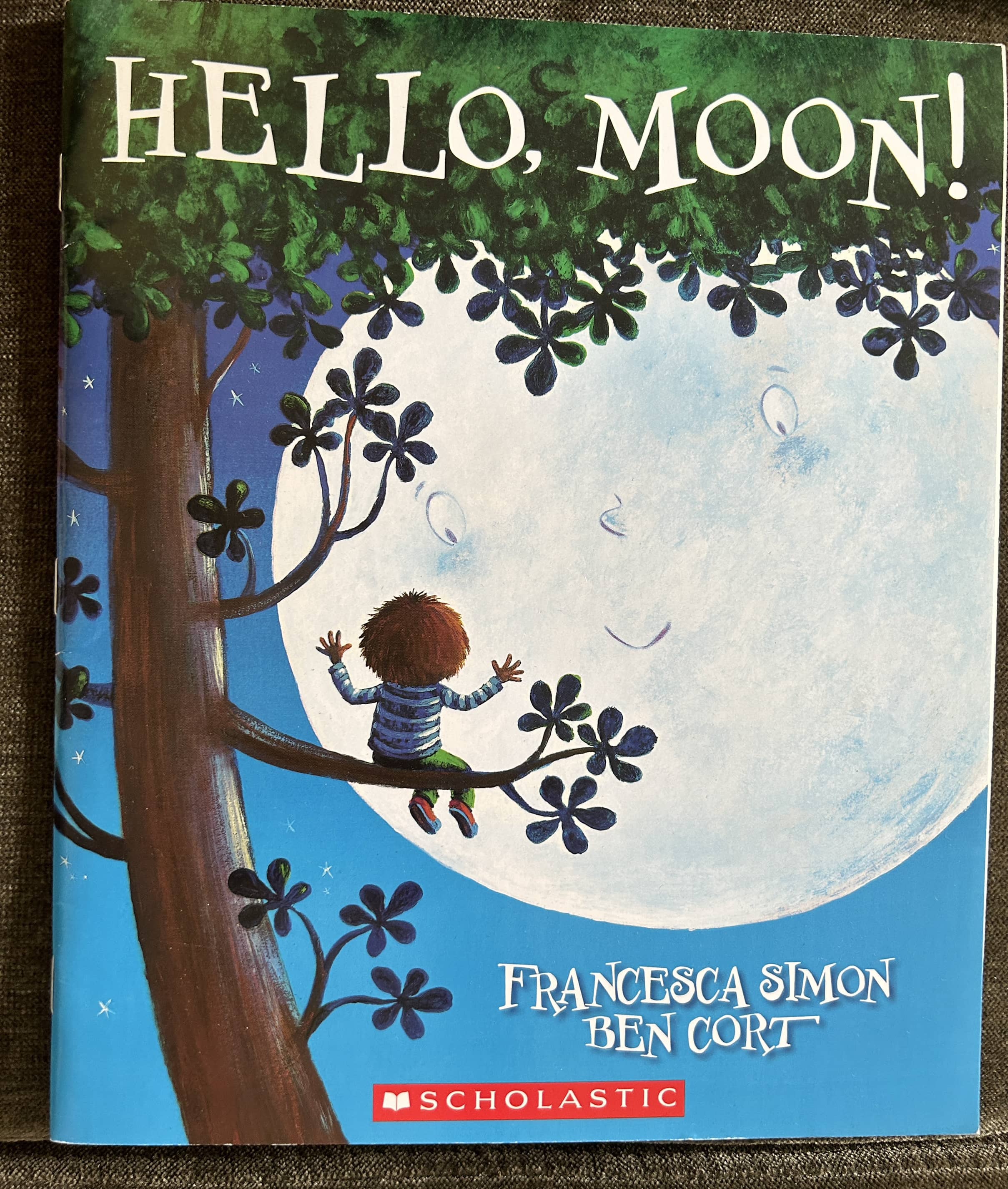Hello, Moon - Francesca Simon Ben Cort