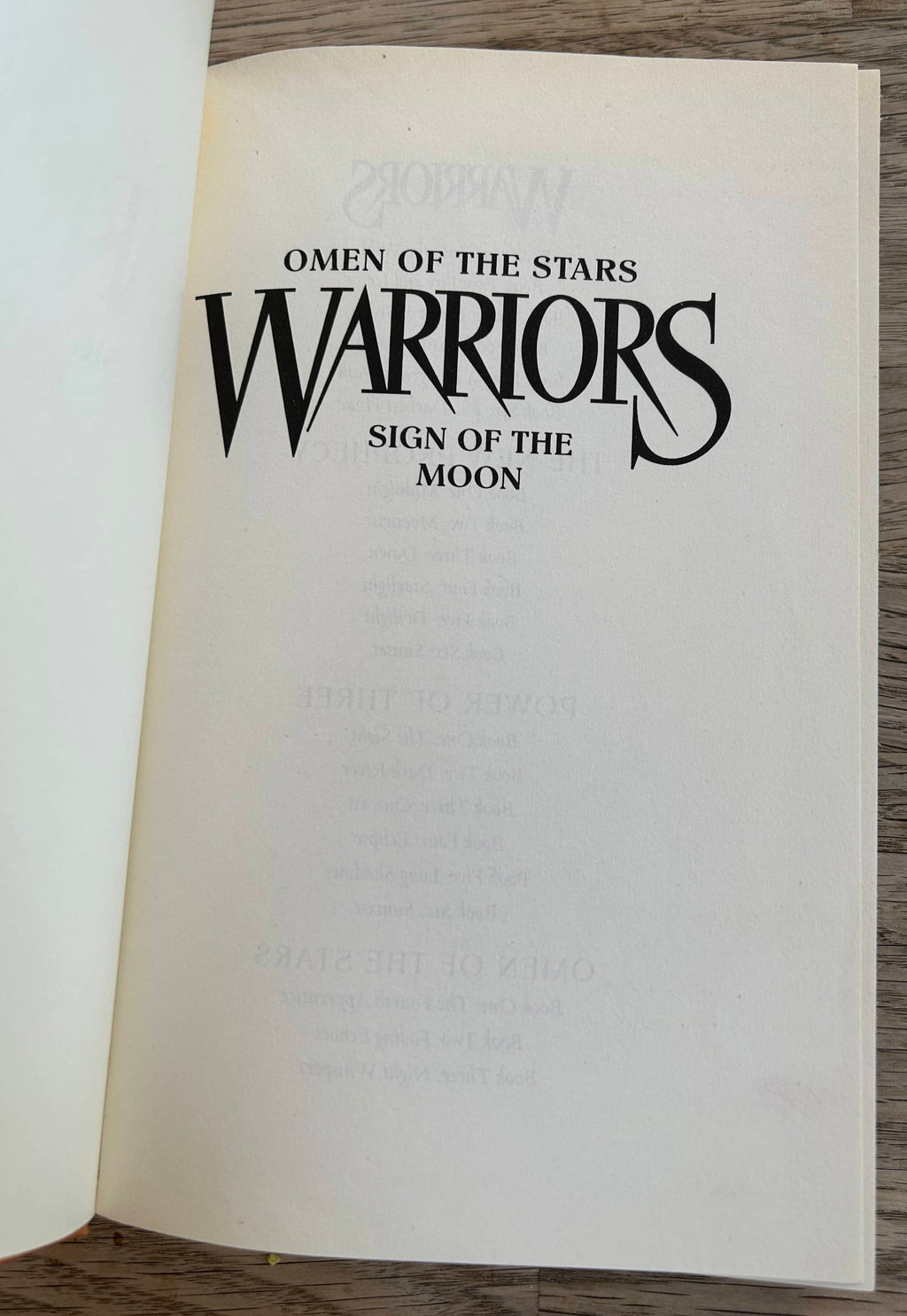 Omen of the Stars - Warriors - Sign of the Moon - Erin Hunter