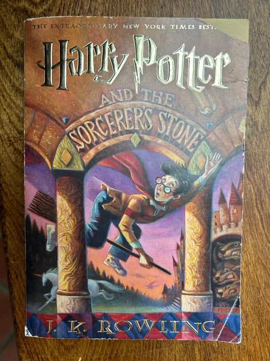 Harry Potter and the Sorcerer's Stone - JK Rowling