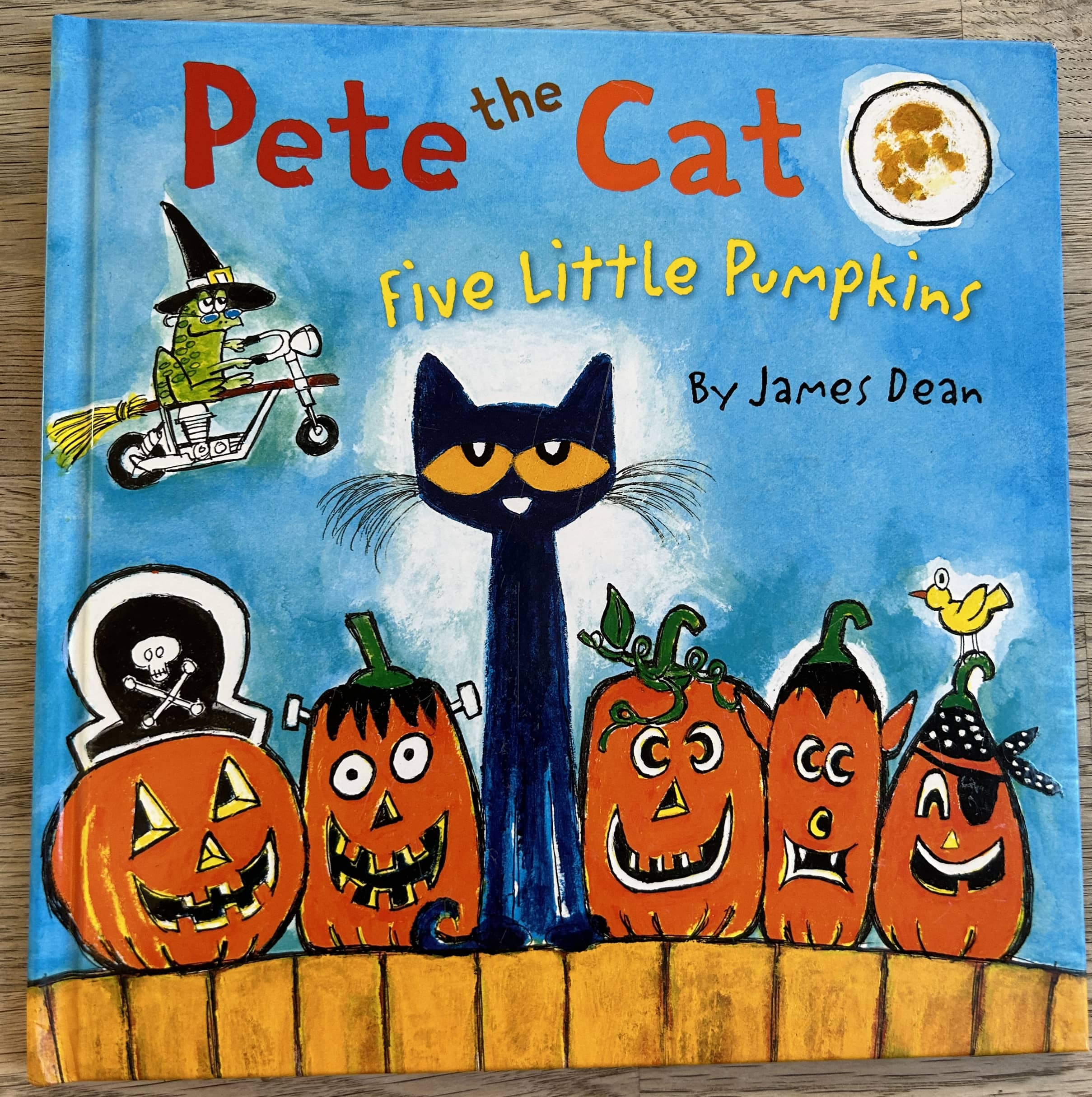 Pete the Cat - Five Little Pumpkins - James Dean