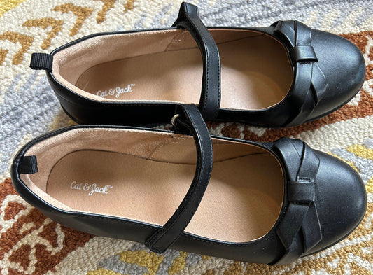 Black Shoes (Pre-Loved) Size 3 - Cat & Jack