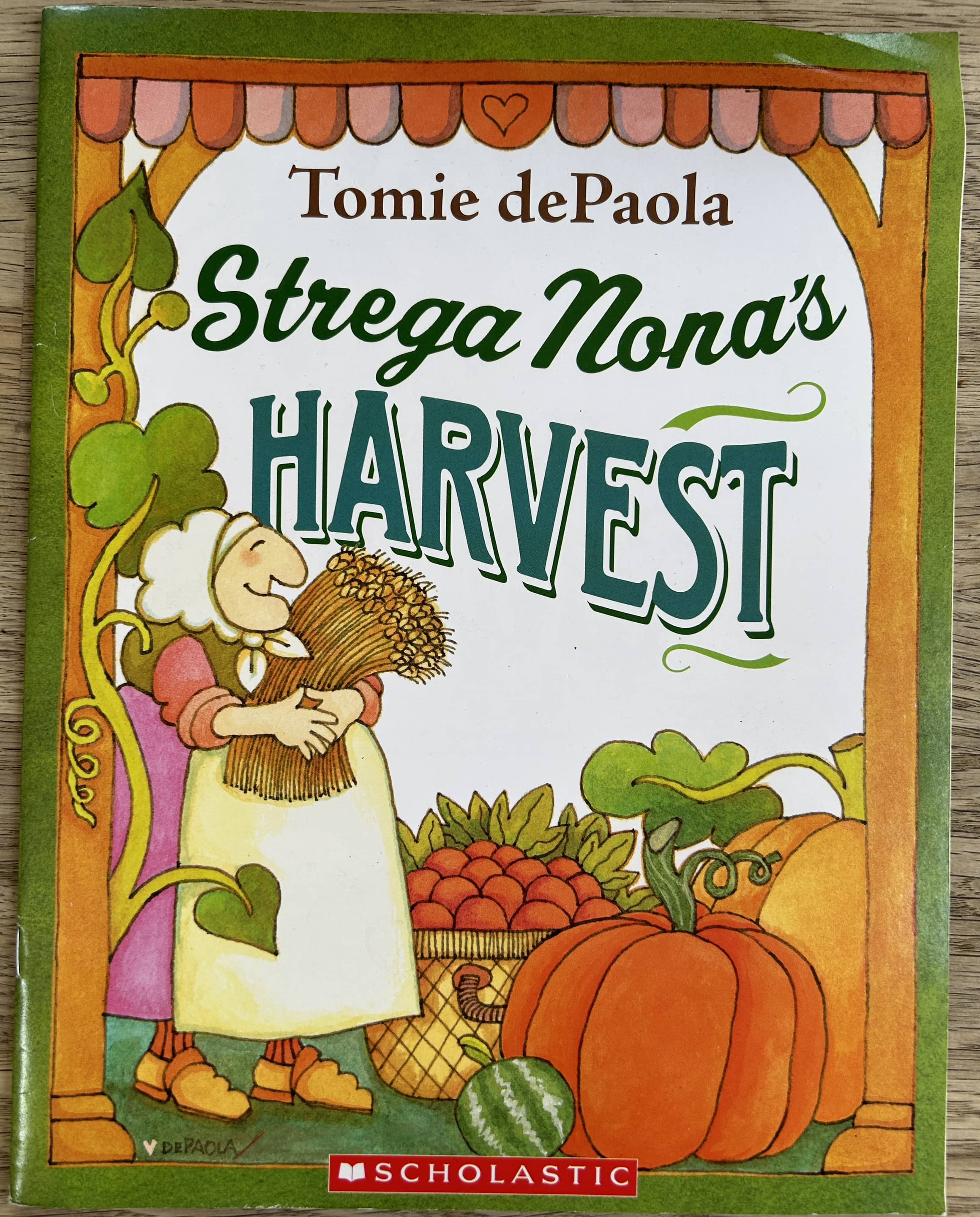 Strega Nona's Harvest - Tomie dePaola