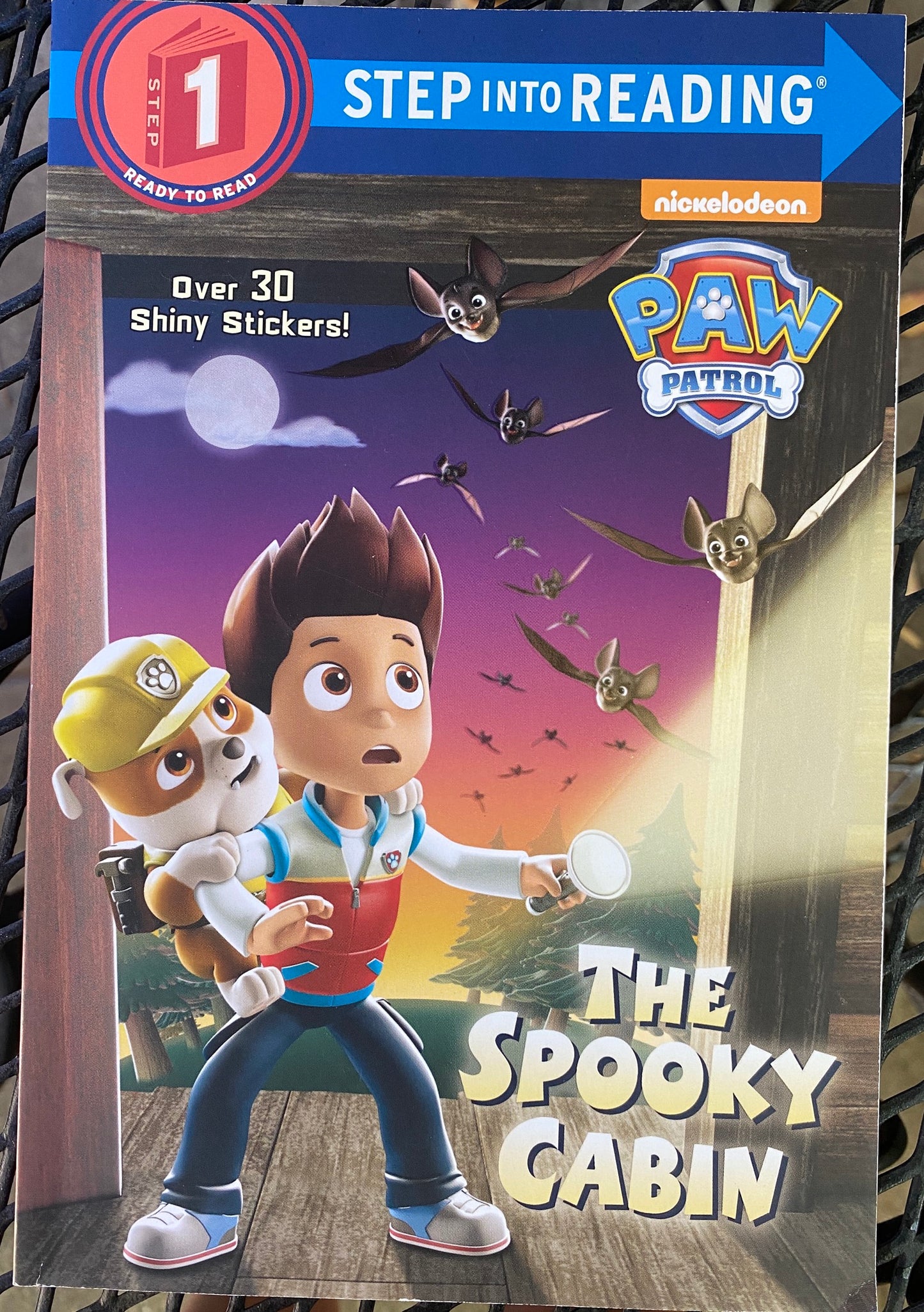 Paw Patrol - The Spooky Cabin - Paw Patrol Step Into Reading - Stickers Included! + DOG