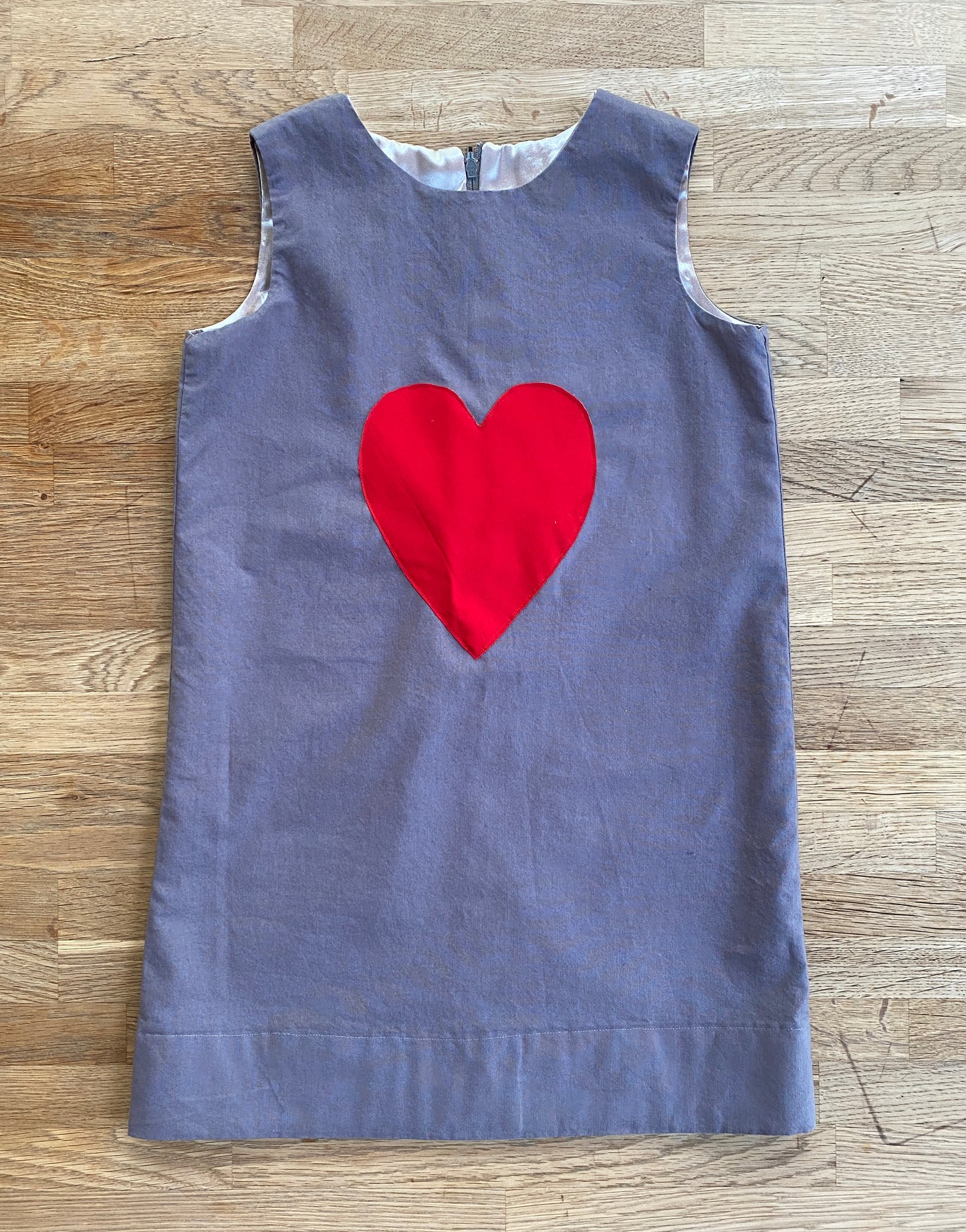 Gray A-Line Heart Dress - Size 6 (Pre-Loved)