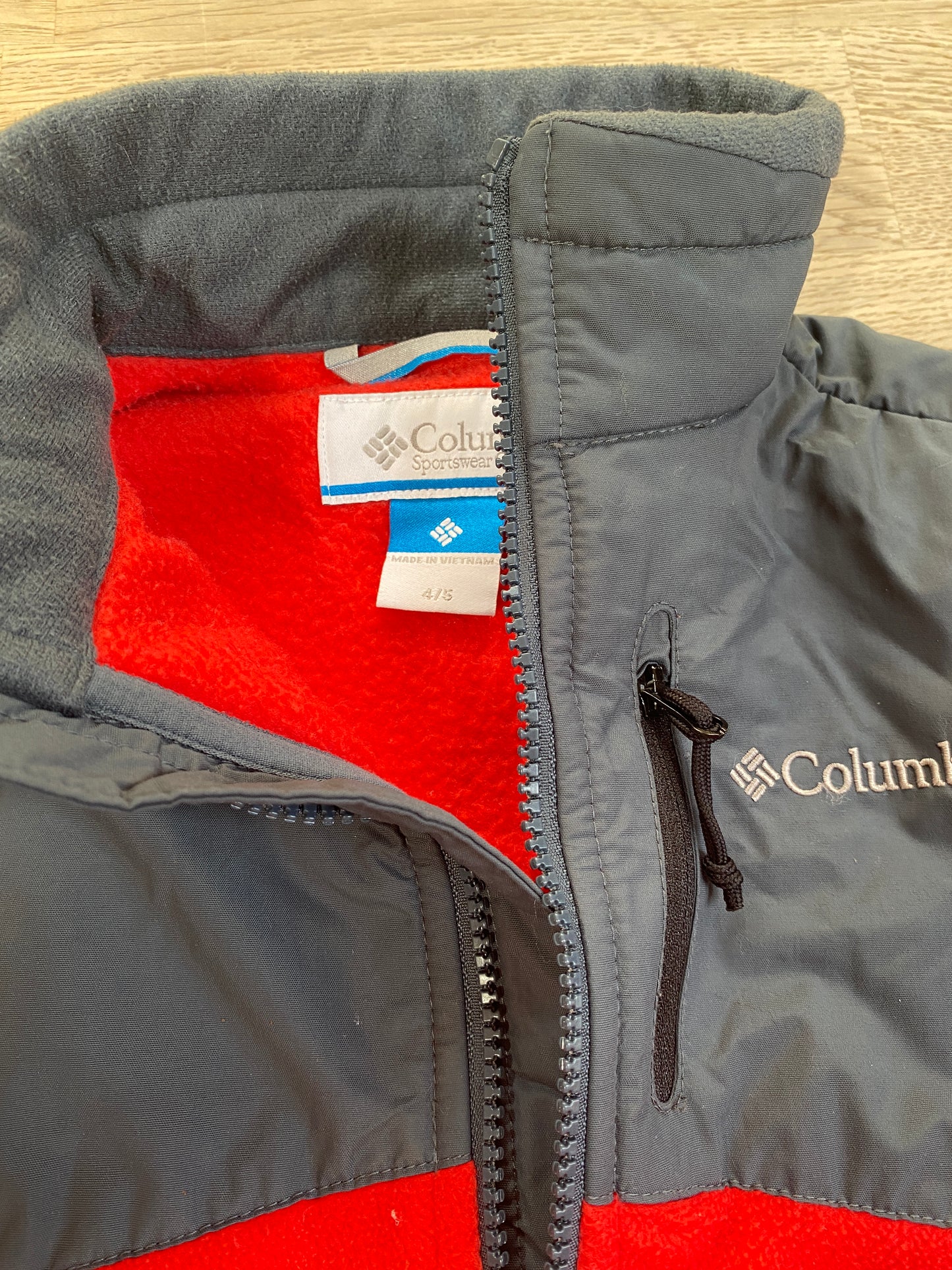 Red Columbia Fleece Zip-up Jacket / Sweatshirt - Size 4/5 (Pre-Loved)