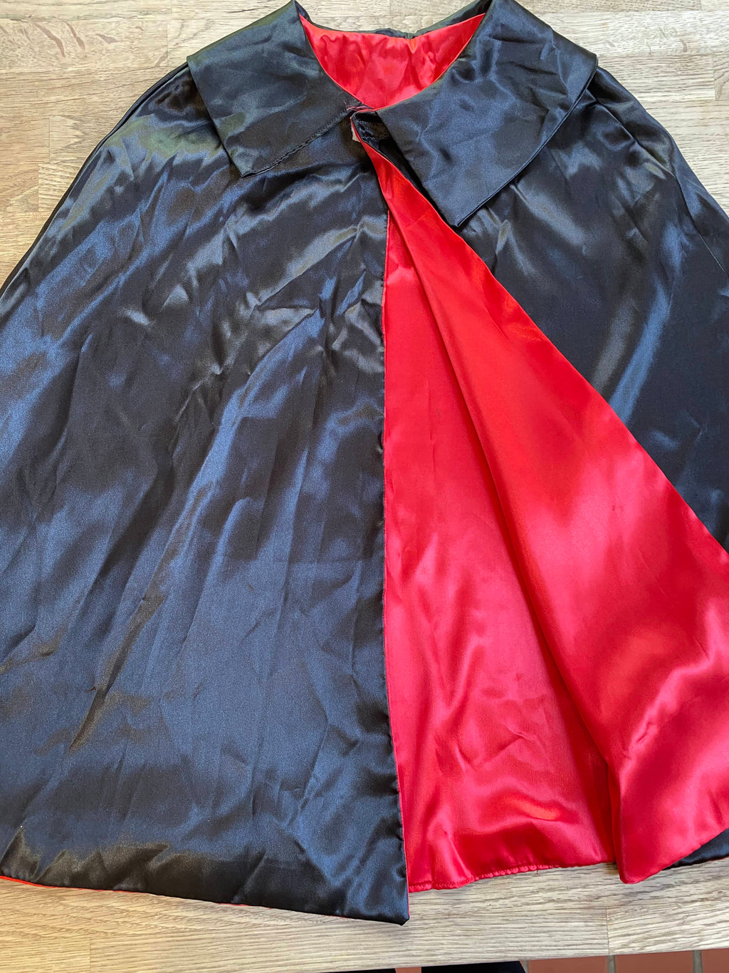 Black & Red Magician's Cape (Pre-Loved)