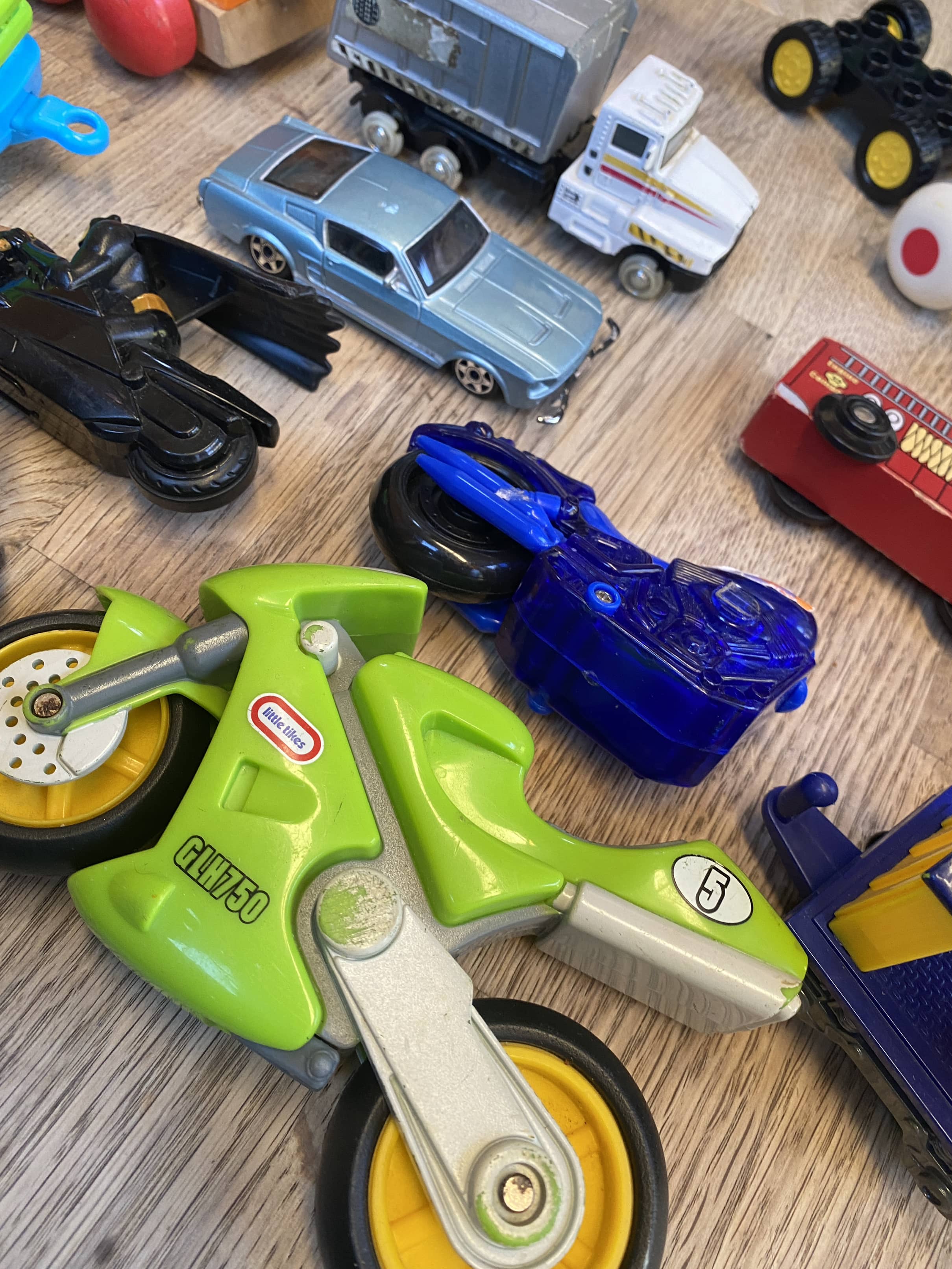 Cars, Wheels, Transportation Pack - 16 included