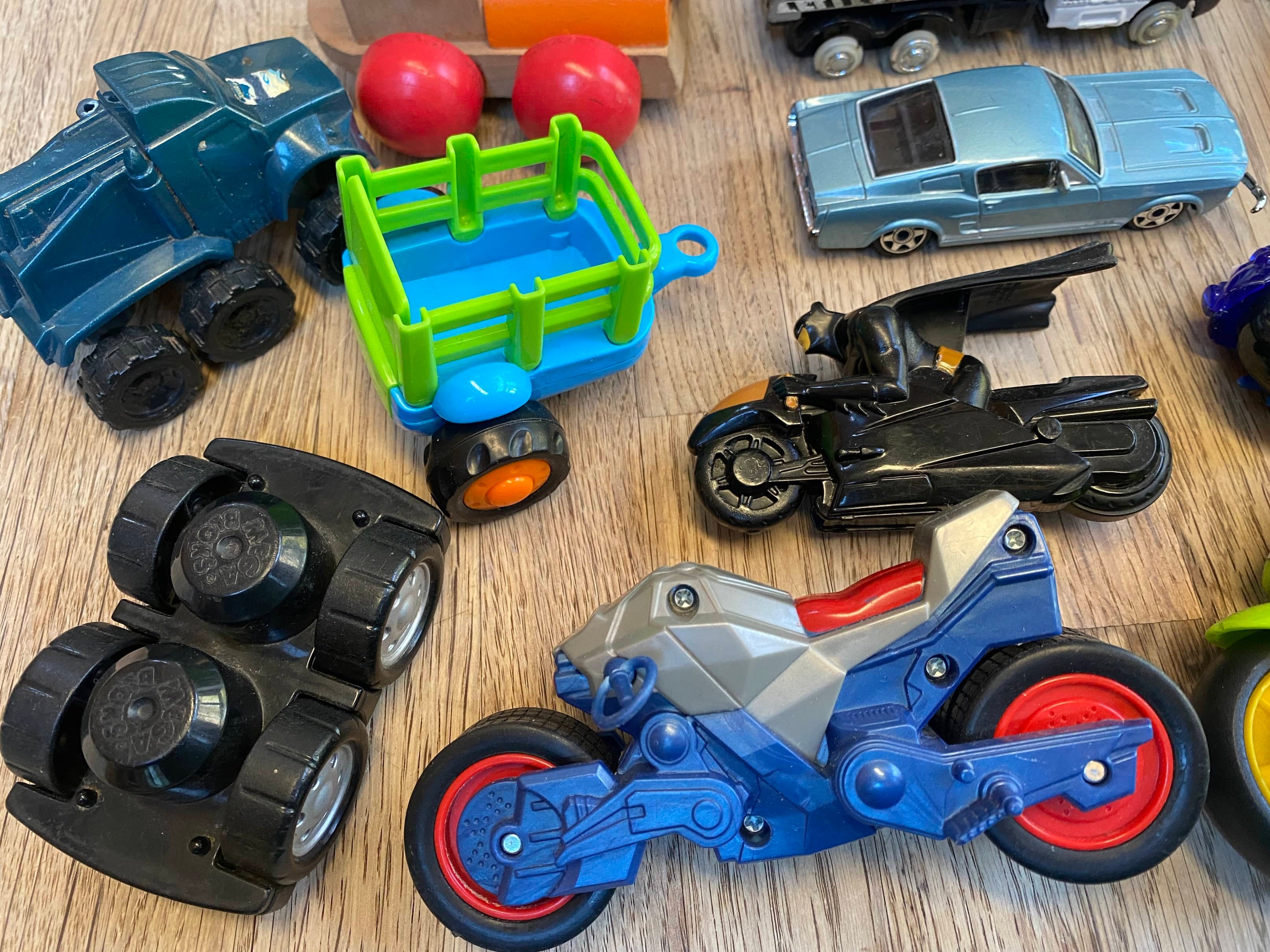 Cars, Wheels, Transportation Pack - 16 included