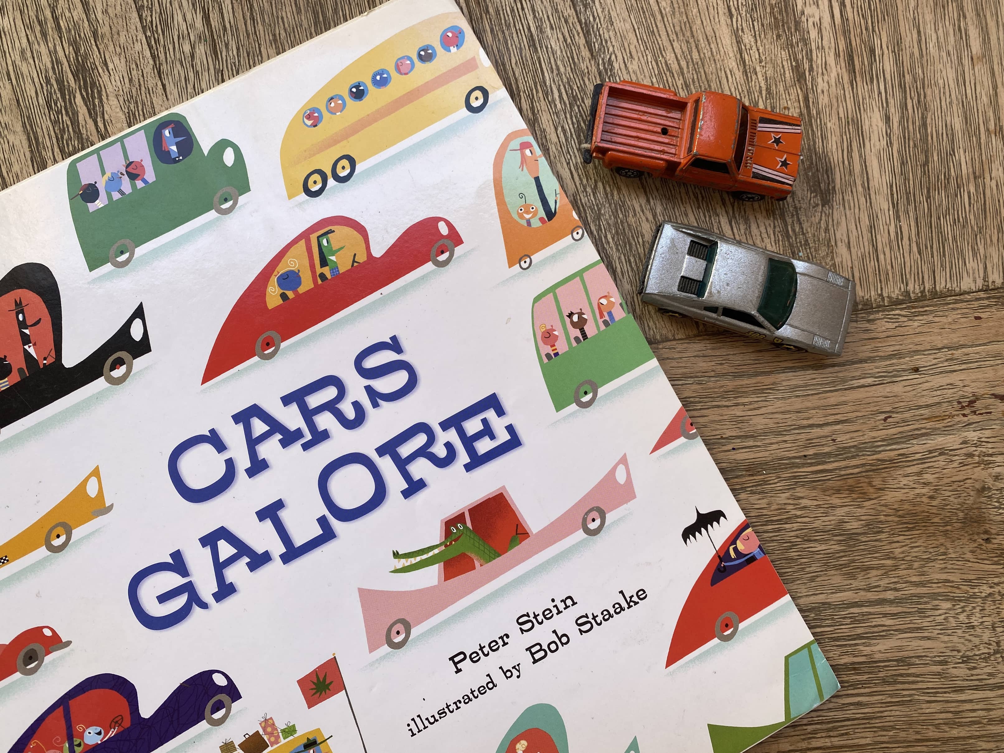 Cars Galore Pack - Book and 2 cars