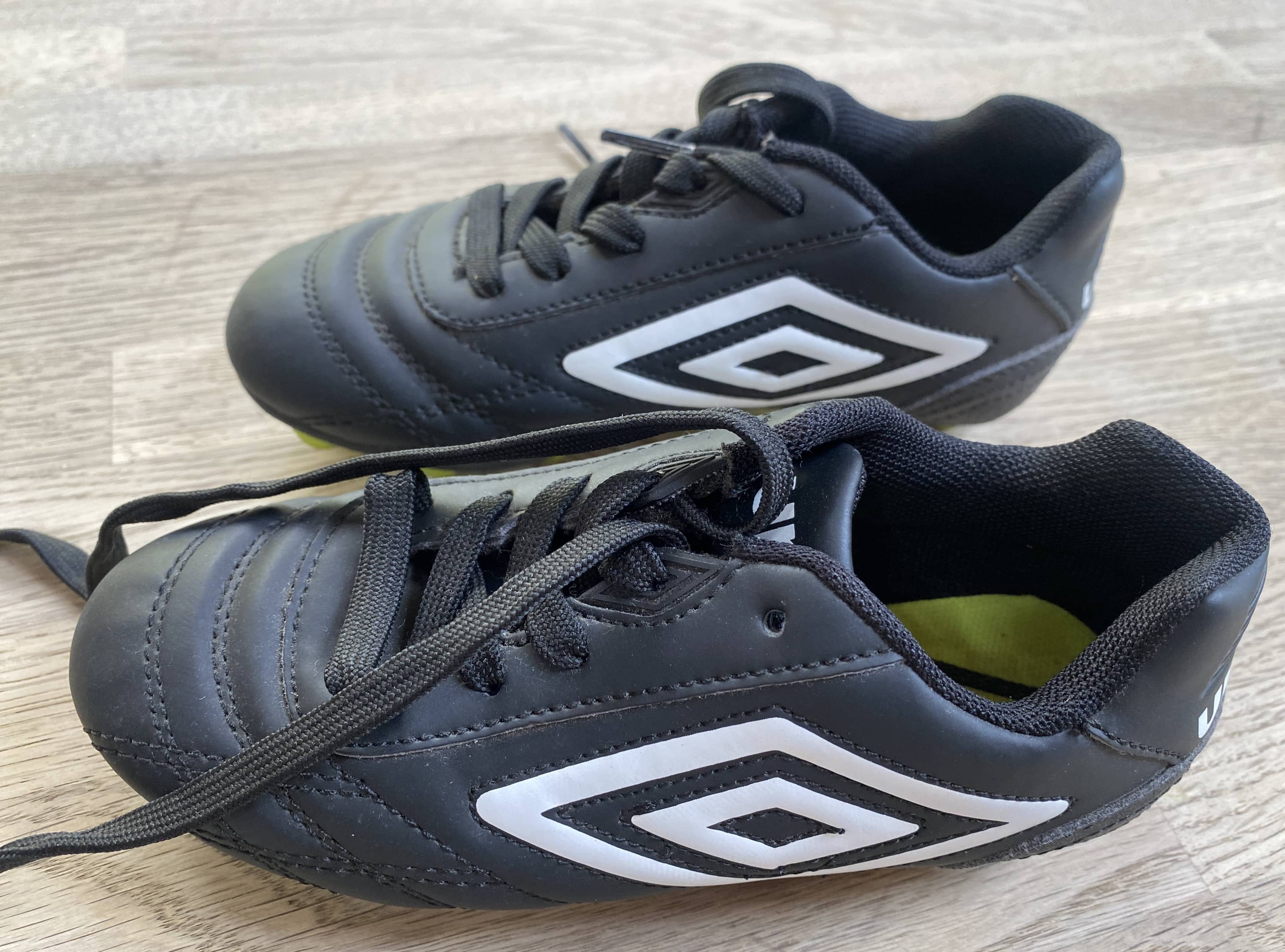 Umbro youth soccer clearance cleats