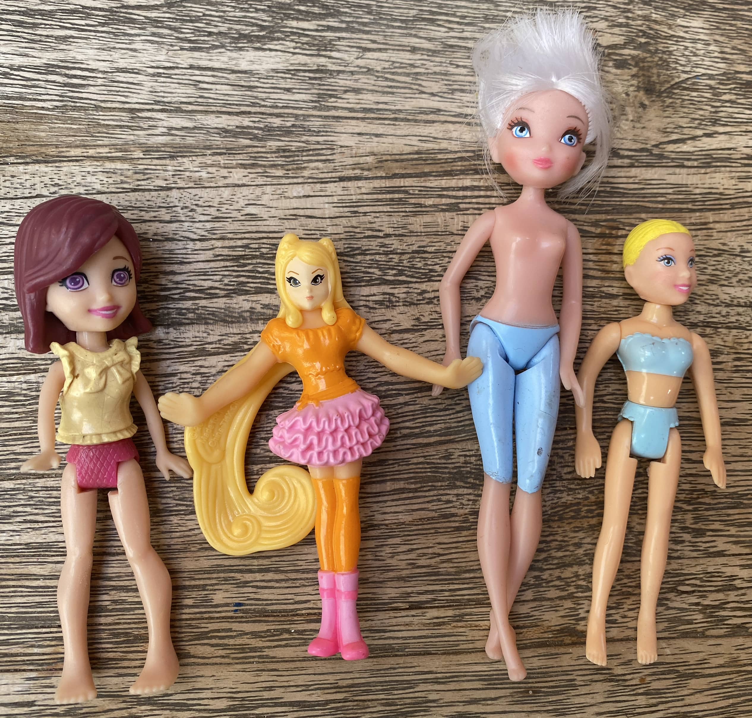 Doll Pack - 4 included