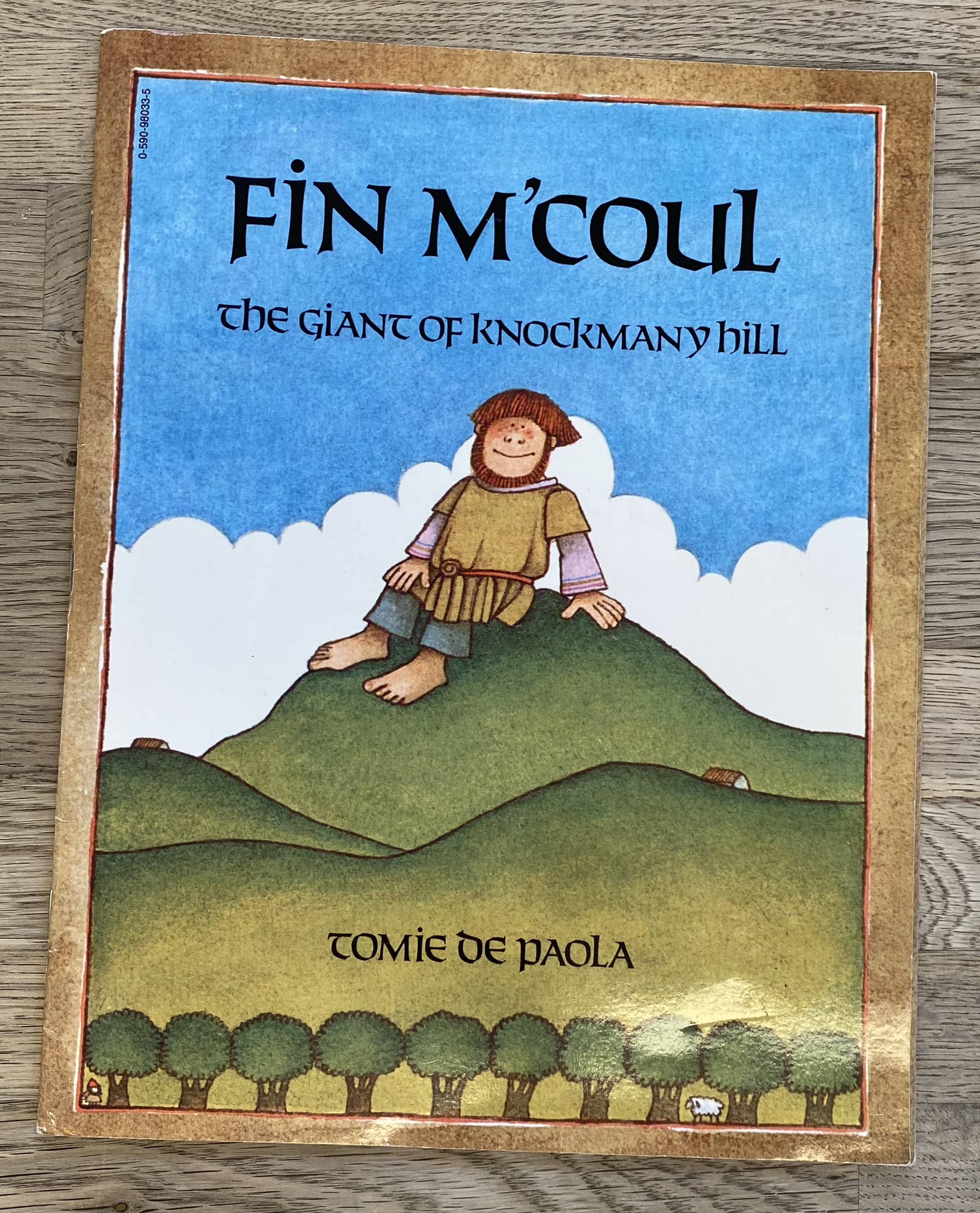 Fin M'Coul - the Giant of Knockmany Hill - Tomie De Paola