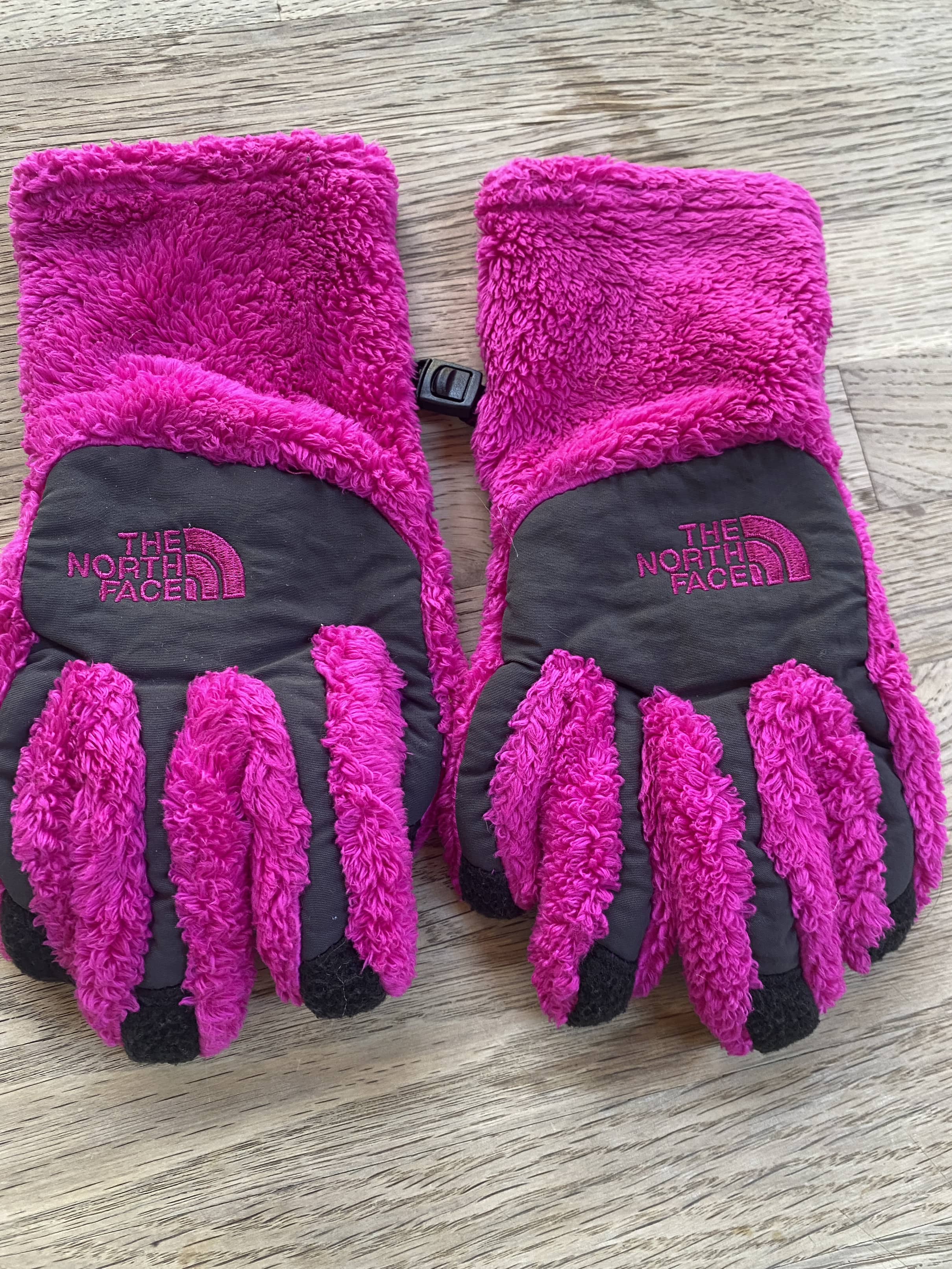 North Face Hot Pink Fleece Gloves (Pre-Loved) Size Small for Child