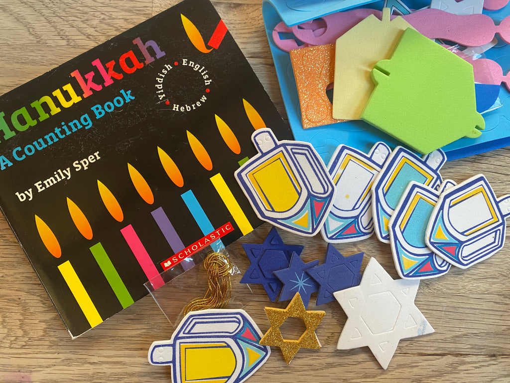 Hanukkah - A Counting Book - Yiddish, English, Hebrew (Pre-Loved)