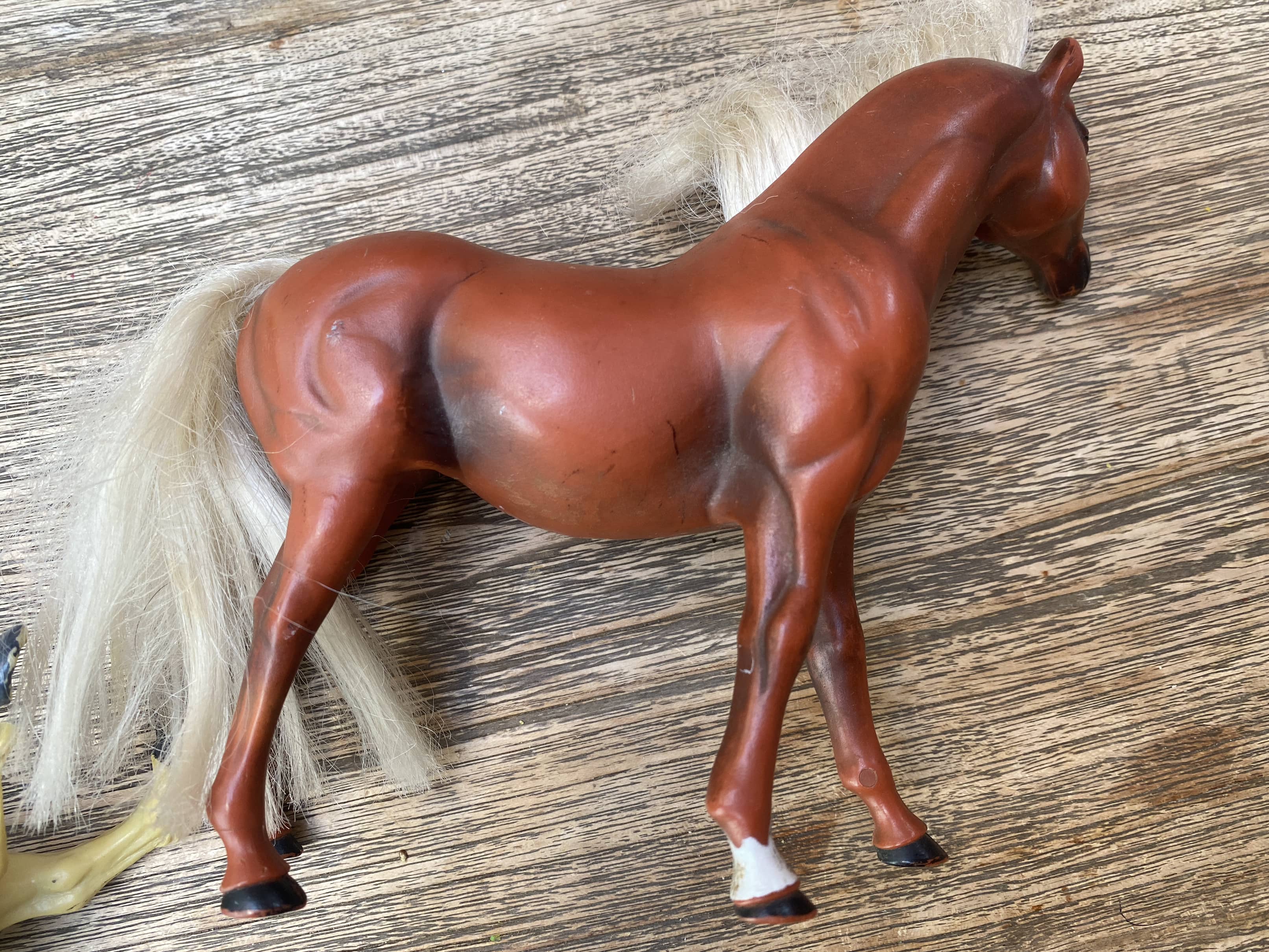 Herd of Horses - Horse Pack - 5 included + 3 saddles