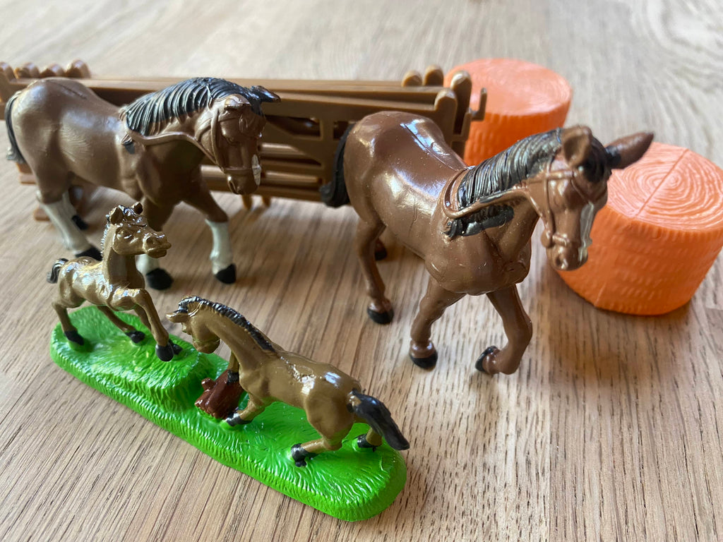 Horses Pretend Play Set (Pre-Loved)