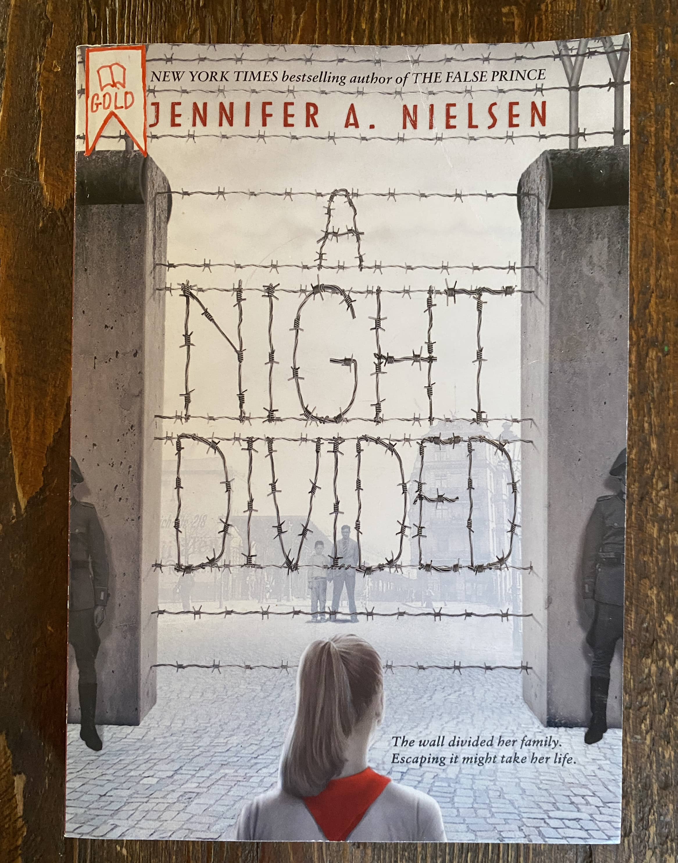 A Night Divided - Jennifer A Nielsen