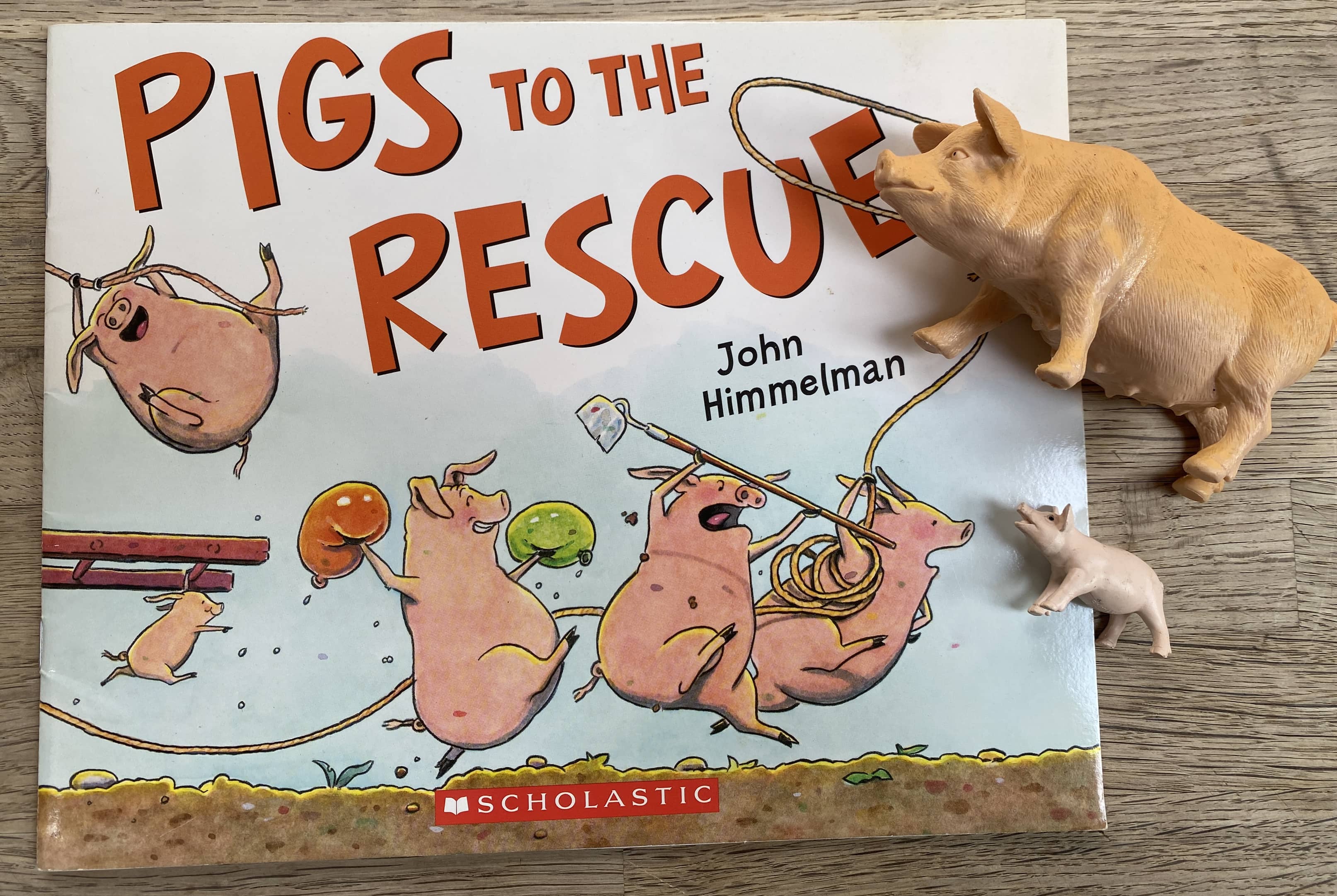 Pigs to the Rescue - Book + Animal