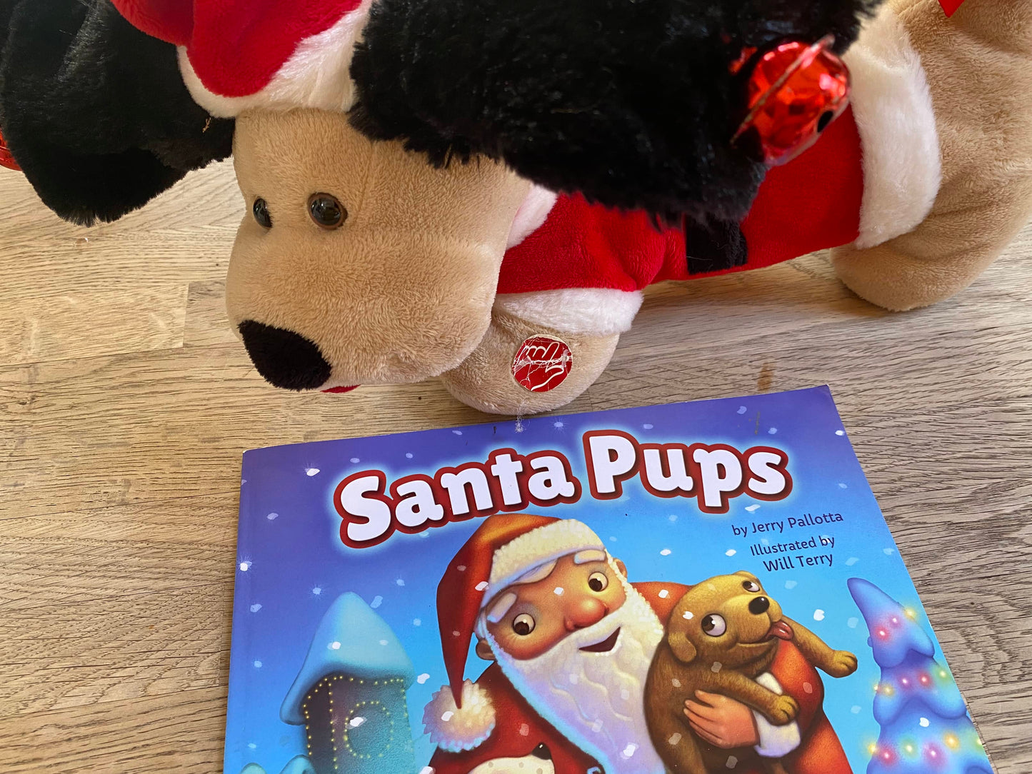 Santa Pups - Book + Singing Stuffed Animals (UNABLE TO SHIP)