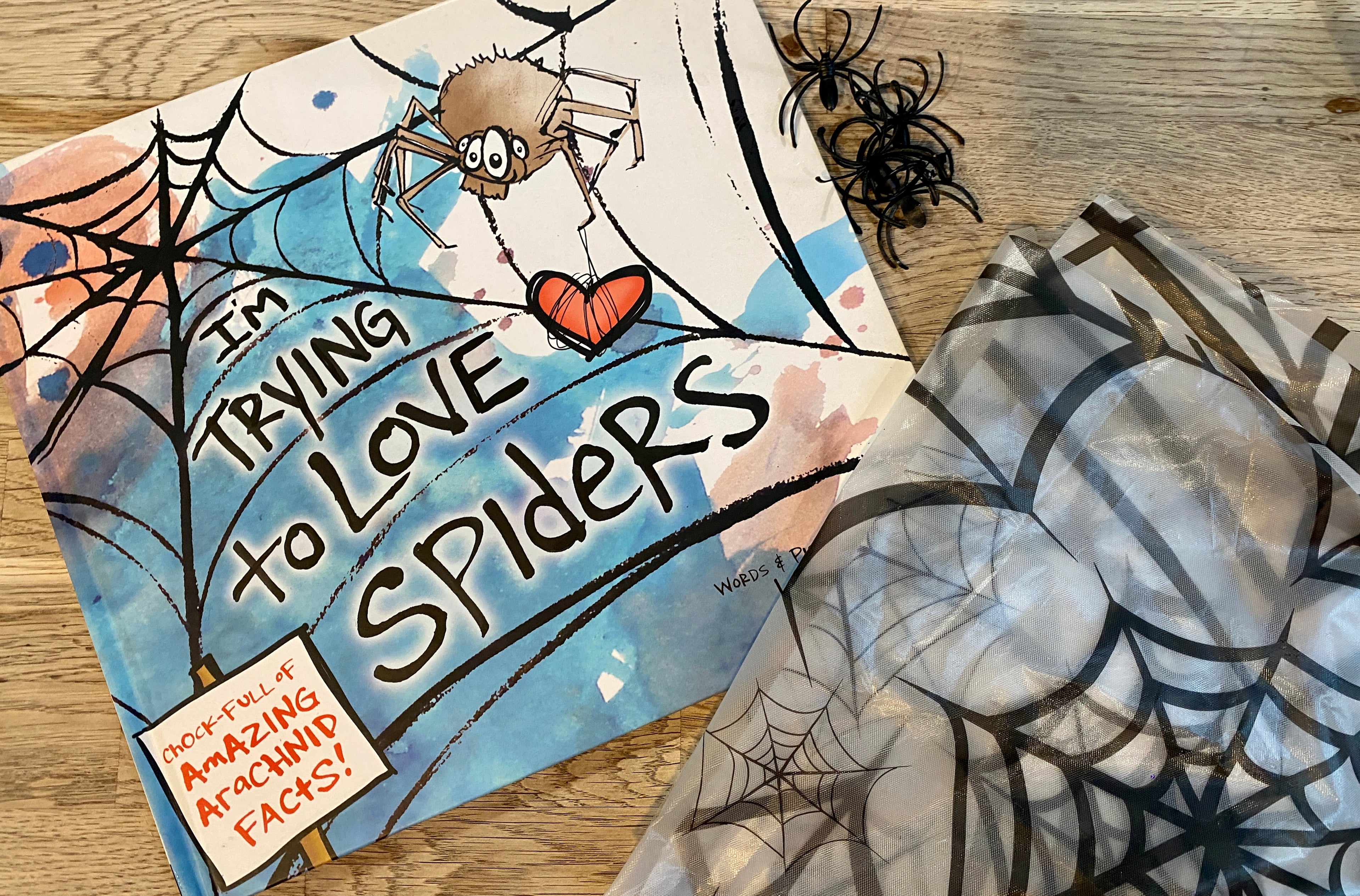 I'm Trying to Love Spiders - Book + Spider Rings + Plastic Table Runner